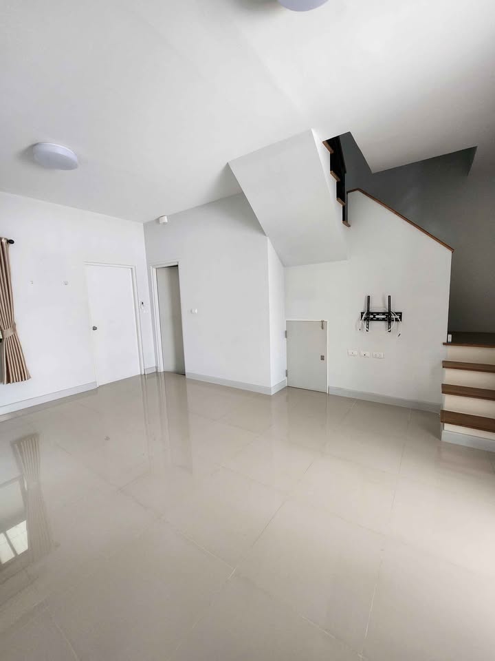 ขายทาวน์โฮมพัฒนาการ ศรีนครินทร์ : พลีโน่ พระราม 9 - กรุงเทพกรีฑา / 3 ห้องนอน (ขายพร้อมผู้เช่า), Pleno Rama 9 Krungthep Kreetha / 3 Bedrooms (SALE WITH TENANT) AA297