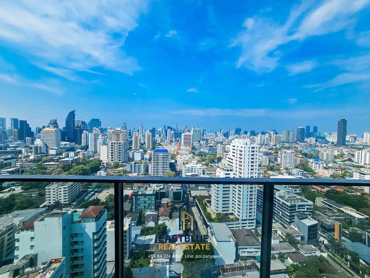 Luxury living at its finest! Tela Thonglor, fancy decorated, fantastic city view in prime Thonglor road area Loading...