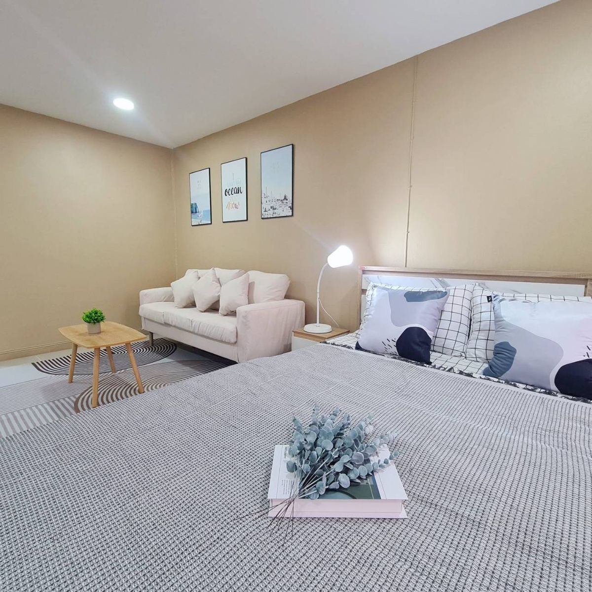 For SaleCondoChokchai 4, Ladprao 71, Ladprao 48, : For sale: Rung Ruang Condo Town, size 34 sq m., 6th floor, Building A, price 890,000 baht. Interested, contact 085-550-1599.