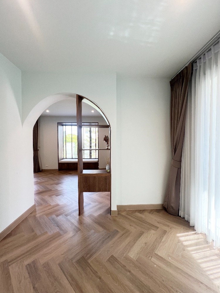 ขายบ้านบางนา แบริ่ง ลาซาล : ขาย บ้านเดี่ยว COMO Bianca (โคโม่ เบียงก้า) บางนา 50 ตร.วา 3 ห้องนอน 3 ห้องน้ำ หลังมุม สภาพใหม่มาก ใกล้เมกะบางนา