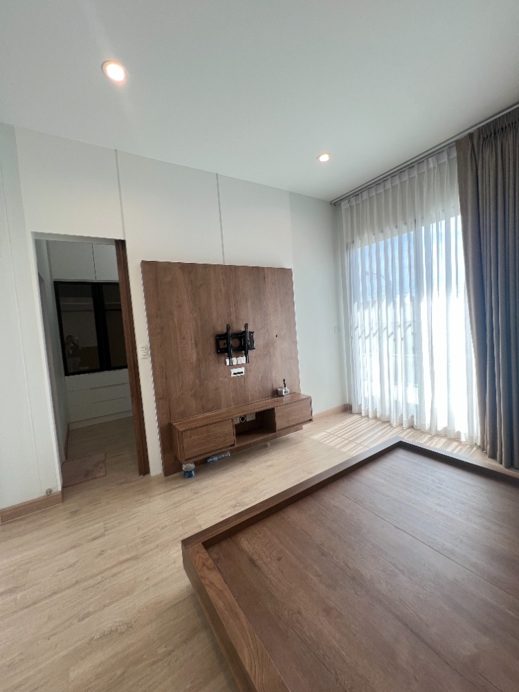 ขายบ้านบางนา แบริ่ง ลาซาล : ขาย บ้านเดี่ยว COMO Bianca (โคโม่ เบียงก้า) บางนา 50 ตร.วา 3 ห้องนอน 3 ห้องน้ำ หลังมุม สภาพใหม่มาก ใกล้เมกะบางนา