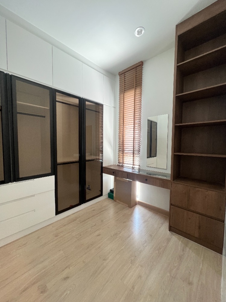 ขายบ้านบางนา แบริ่ง ลาซาล : ขาย บ้านเดี่ยว COMO Bianca (โคโม่ เบียงก้า) บางนา 50 ตร.วา 3 ห้องนอน 3 ห้องน้ำ หลังมุม สภาพใหม่มาก ใกล้เมกะบางนา