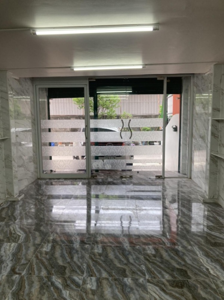For RentShop HouseBang kae, Phetkasem : Rent a shophouse, commercial building, Soi Petchkasem 98/1, Bang Khae
