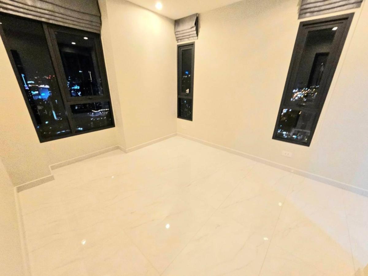 For SaleCondoSukhumvit, Asoke, Thonglor : C Ekkamai / Beautiful room, high floor, open view, best real price in the market in the heart of Ekkamai / 3 bedrooms, 3 bathrooms, 100 sq m. Call 0937890899