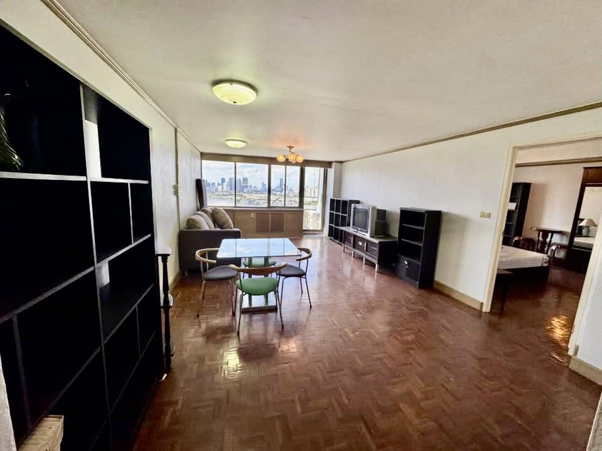 For SaleCondoRama9, Petchburi, RCA : 🏢 For Sale: Royal Nine Residence Rama 9 Soi 17✨ Corner unit with a beautiful view, spacious layout, prime location, and full amenities at an affordable price.