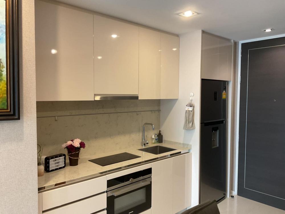 ขายคอนโดสาทร นราธิวาส : The Bangkok Sathorn for sale! 14.5 Mb 1 bedroom good location near BTS Surasak