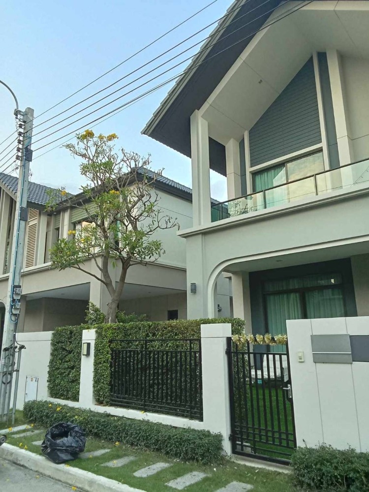 ขายบ้านบางนา แบริ่ง ลาซาล : RL-004 ขายบ้านเดี่ยวบางกอก บูเลอวาร์ด ศรีนครินทร์-บางนา  (Bangkok Boulevard Bangna-Srinakarin ) ขนาด 52 ตร.ว. ใกล้ SISB 650 ม. บ้านมือ 1 พร้อมอยู่