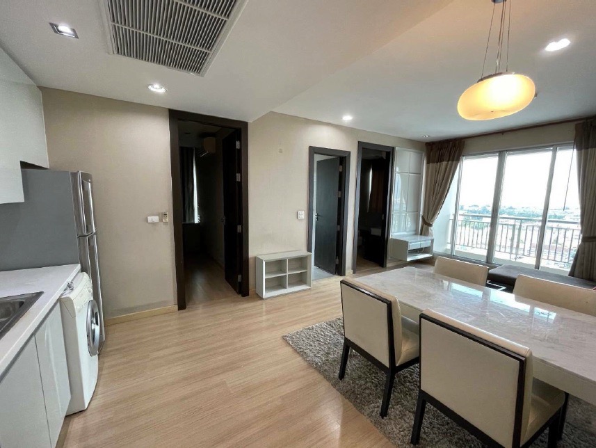 For SaleCondoRatchathewi,Phayathai : 🔥 Dont miss out on this huge discount! 🔥 ​​🏙️ The Address Phayathai 📍 2 bedrooms | 1 bathroom | Size 63.98 sq.m. 💸 Selling for only 8,490,000 baht (negotiable!) 📞 Call: 086-746-8882 (K. Cooper)