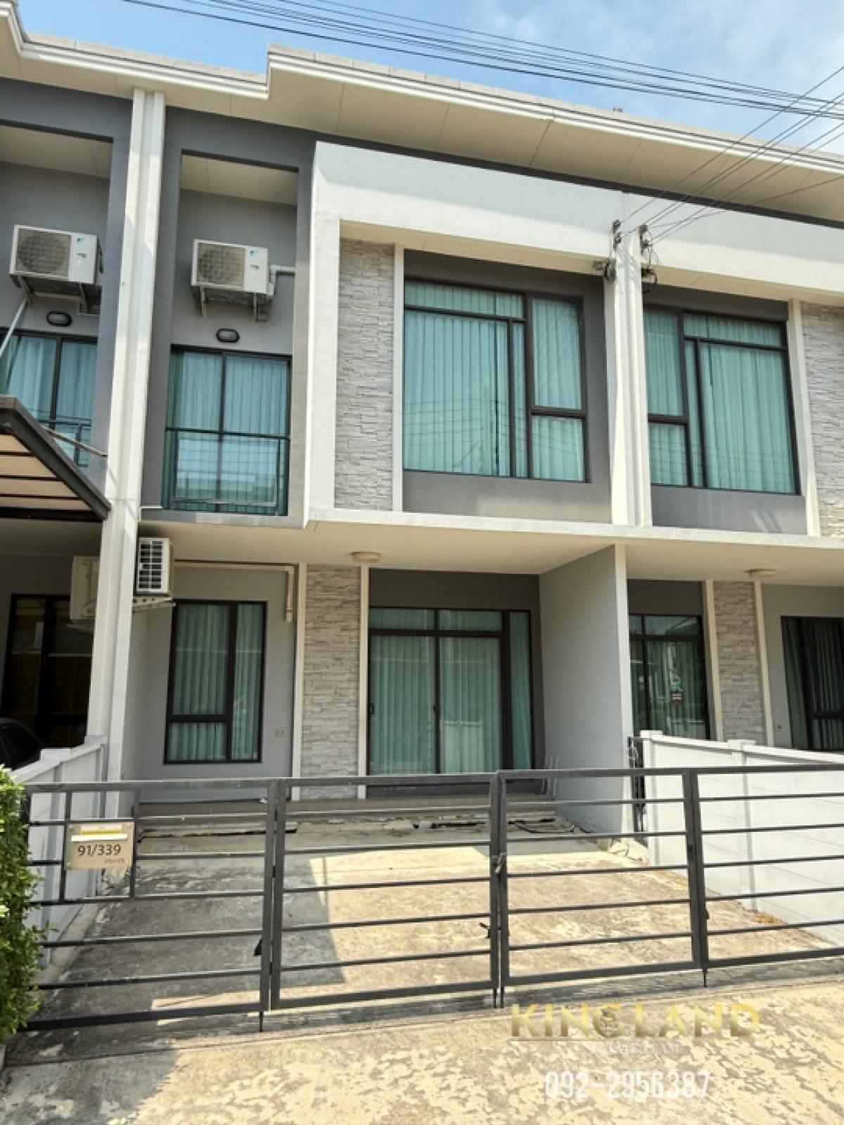 ให้เช่าทาวน์โฮมปทุมธานี รังสิต ธรรมศาสตร์ : 🏡ให้เช่าทาวน์โฮม 2 ชั้น หมู่บ้านแกรนด์พลีโน่พหลโยธิน-รังสิต 🛌3 ห้องนอน 🛁 3 ห้องน้ำ ใกล้ศูนย์การค้า Future Park รังสิต และ Zpell รายล้อมไปด้วยสถานศึกษาอย่าง ม.รังสิต, ม.กรุงเทพ