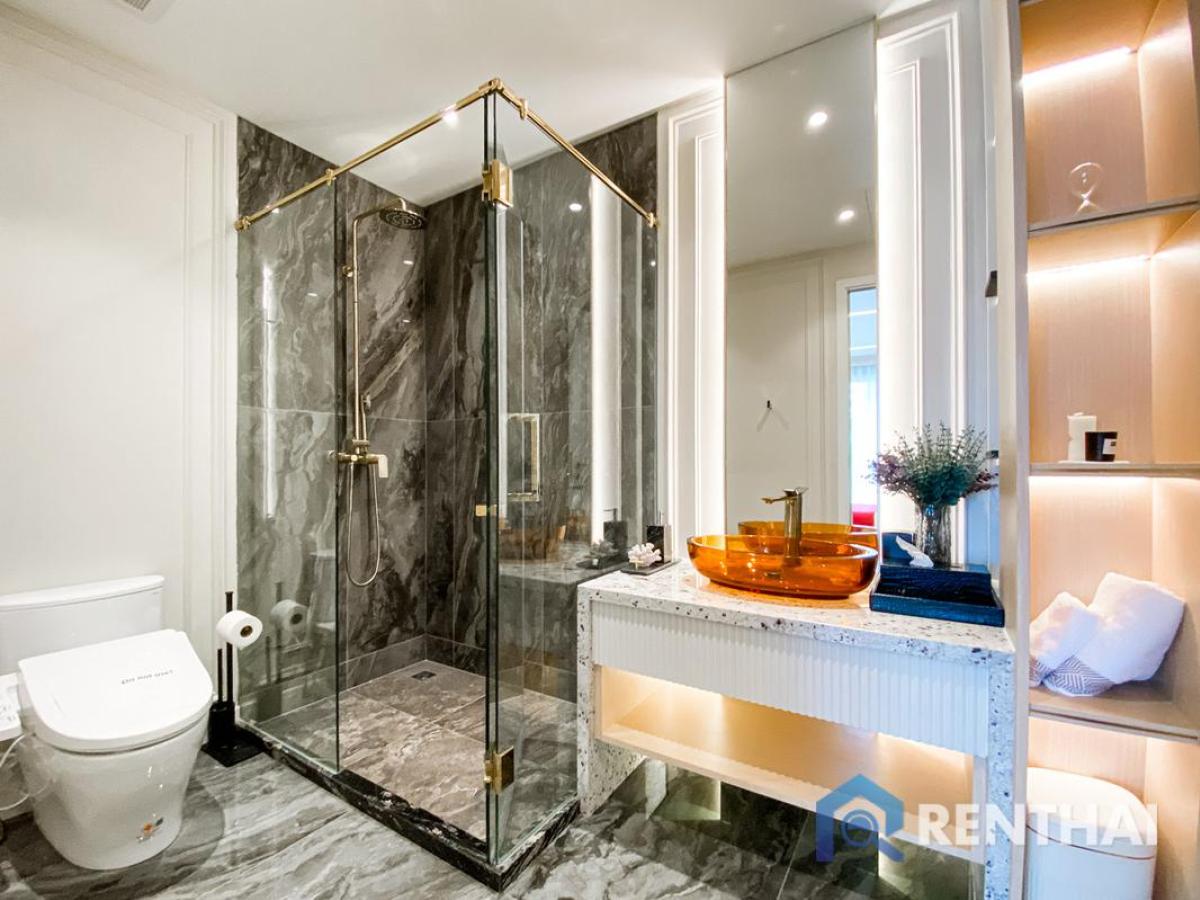 ขายคอนโดภูเก็ต : สำหรับ ขาย คอนโด 2 ห้องนอน ที่ Hennessy Residence