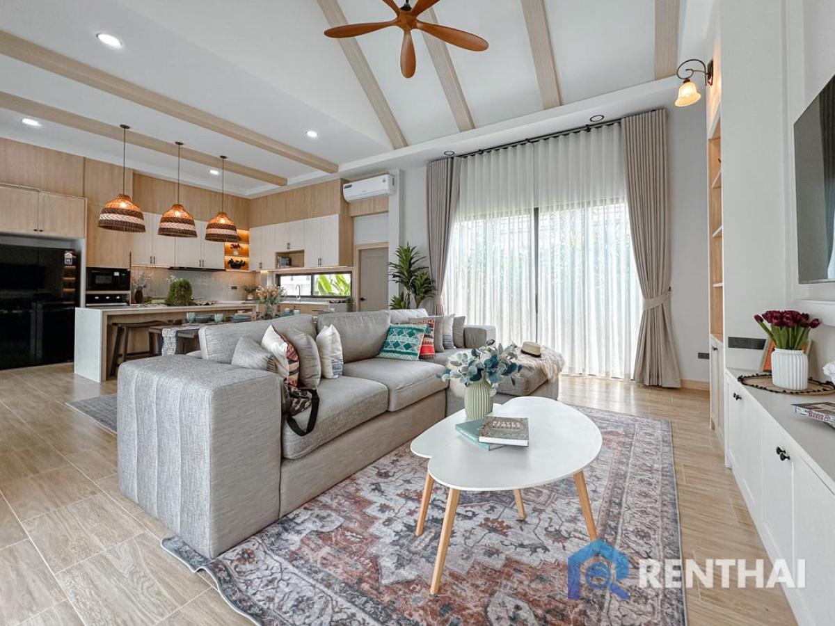 For SaleHousePattaya, Bangsaen, Chonburi : Stunning 3-Bedroom Pattaya Home