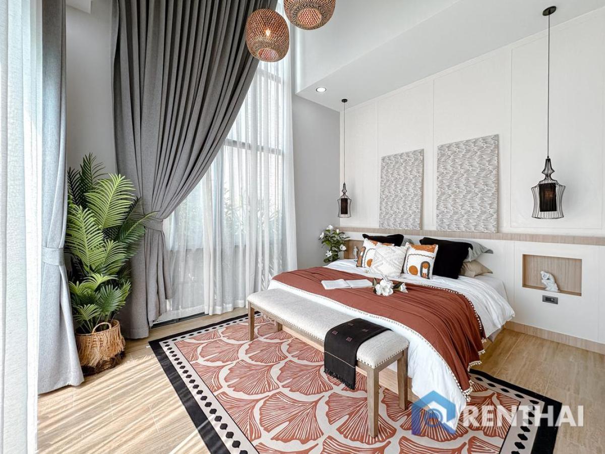 For SaleHousePattaya, Bangsaen, Chonburi : Stunning 3-Bedroom Pattaya Home