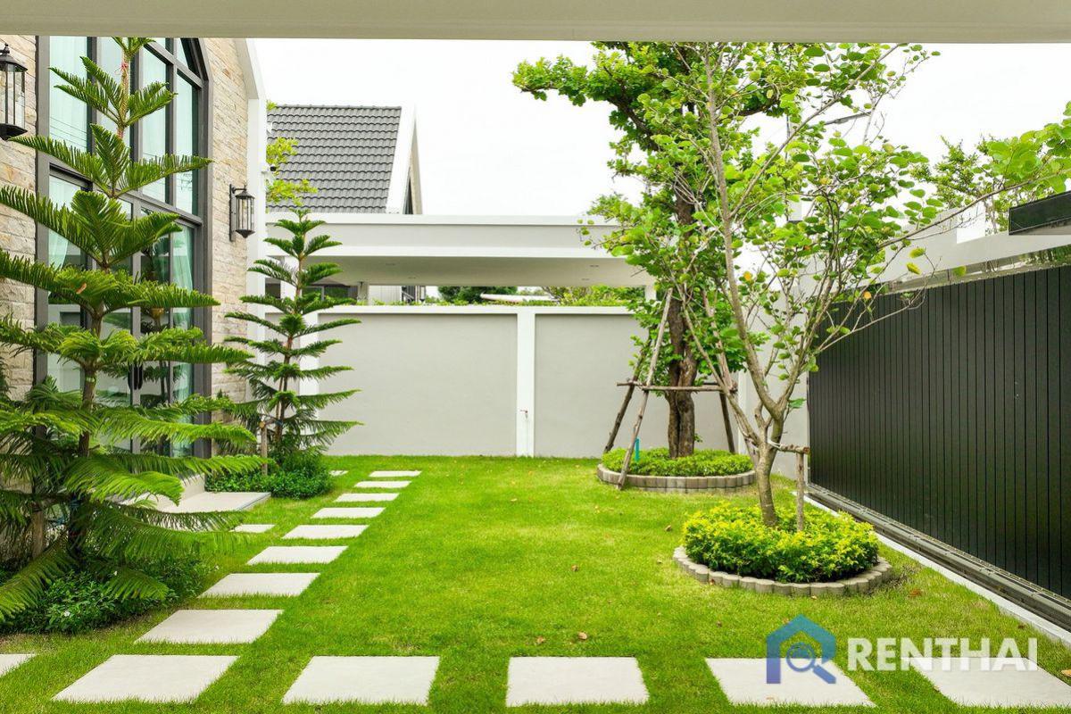 For SaleHousePattaya, Bangsaen, Chonburi : Stunning 3-Bedroom Pattaya Home