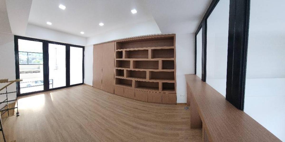 ให้เช่าอาคารพาณิชย์พัฒนาการ ศรีนครินทร์ : 03/04/2026, ให้เช่าทาวน์โฮมใหญ่ H-Cape Biz Sector อ่อนนุช 295 ตรม. 
ทำเลดี พร้อมพื้นที่กว้าง 31.3 ตร.ว. เช่าเพียง 75,000 บาท/เดือน 0642748883