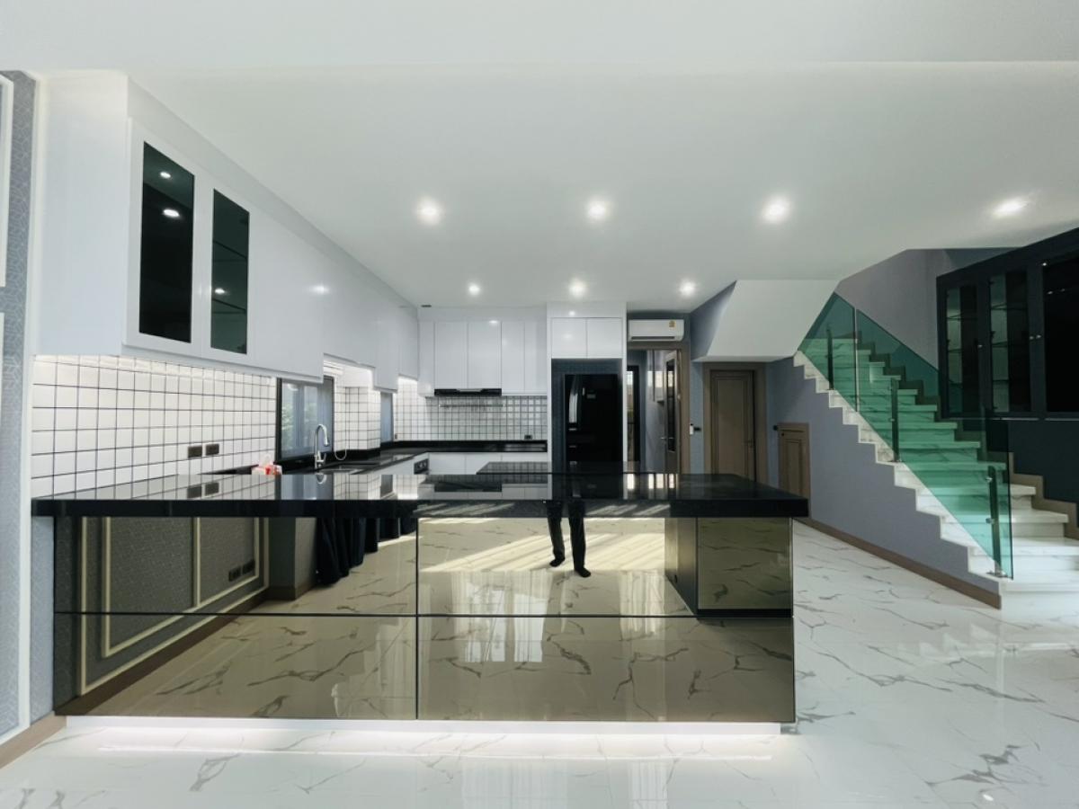 For SaleHousePattaya, Bangsaen, Chonburi : Machaner Van, Pattaya, Madcha Nirvana, new house, Built in+Solar Cell, nearly 2 million, more beautiful than angels.