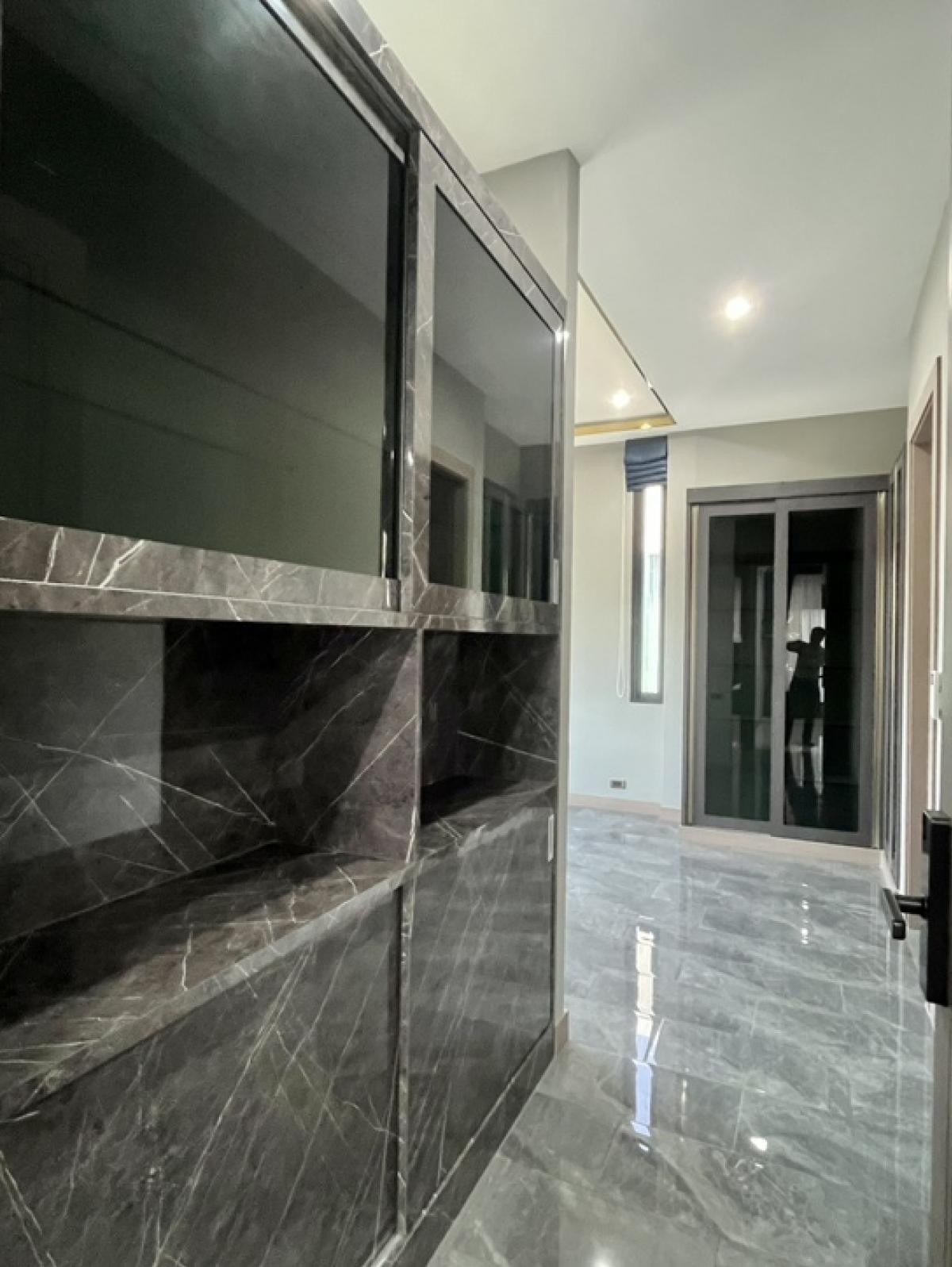 For SaleHousePattaya, Bangsaen, Chonburi : Machaner Van, Pattaya, Madcha Nirvana, new house, Built in+Solar Cell, nearly 2 million, more beautiful than angels.