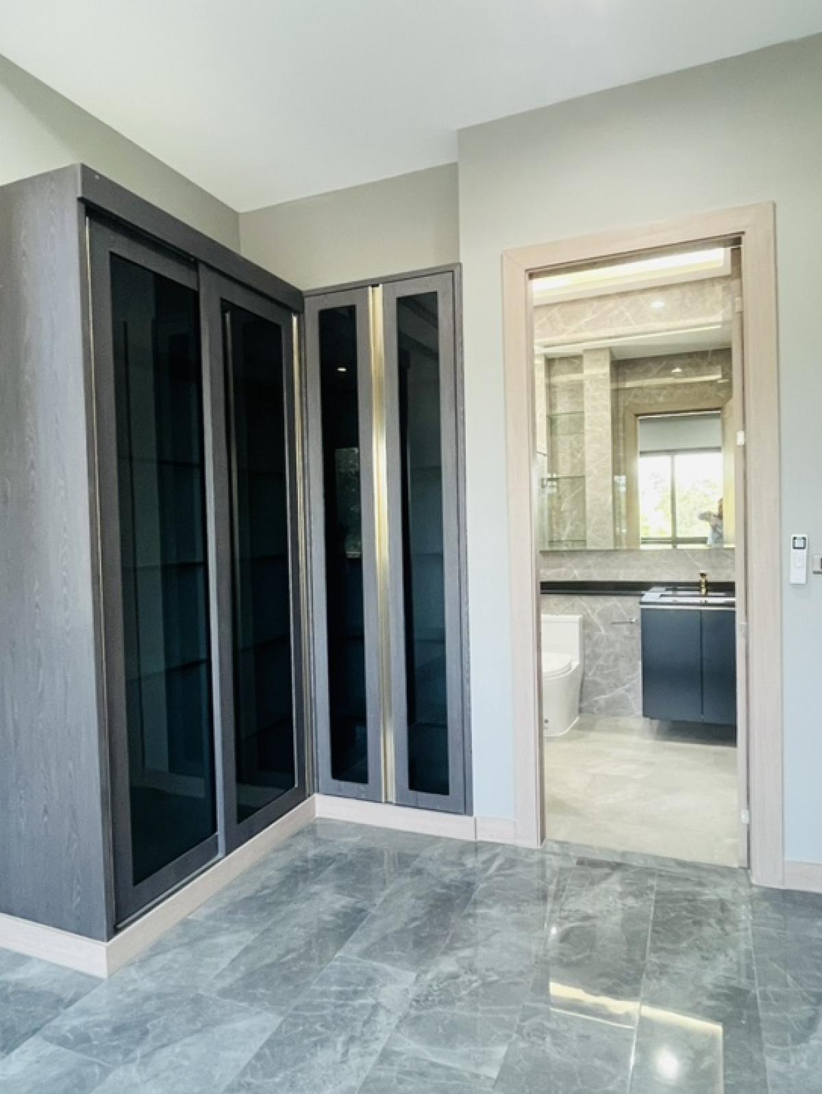 For SaleHousePattaya, Bangsaen, Chonburi : Machaner Van, Pattaya, Madcha Nirvana, new house, Built in+Solar Cell, nearly 2 million, more beautiful than angels.