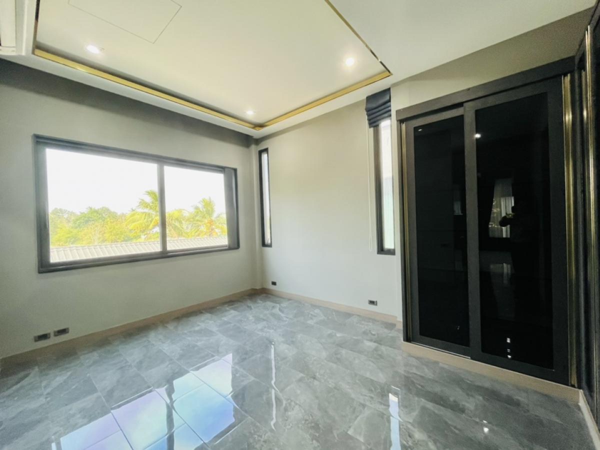 For SaleHousePattaya, Bangsaen, Chonburi : Machaner Van, Pattaya, Madcha Nirvana, new house, Built in+Solar Cell, nearly 2 million, more beautiful than angels.