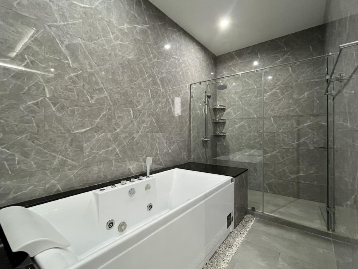 For SaleHousePattaya, Bangsaen, Chonburi : Machaner Van, Pattaya, Madcha Nirvana, new house, Built in+Solar Cell, nearly 2 million, more beautiful than angels.