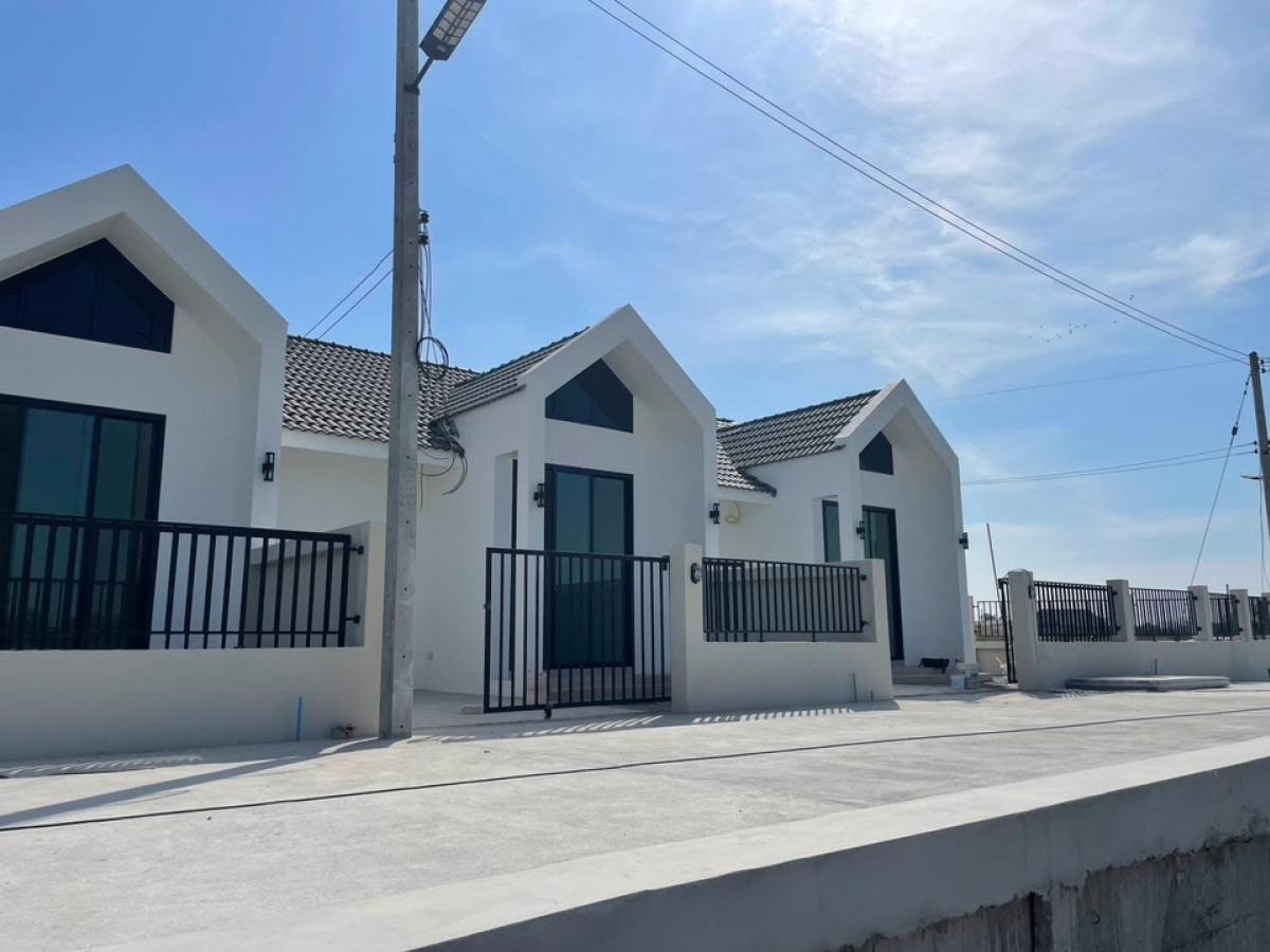 For SaleTownhomeNakhon Pathom : Baan Bunnada, single-storey townhouse📍Location: Kamphaeng Saen District, Nakhon Pathom💥💥Starting at 1.5x million baht💥💥