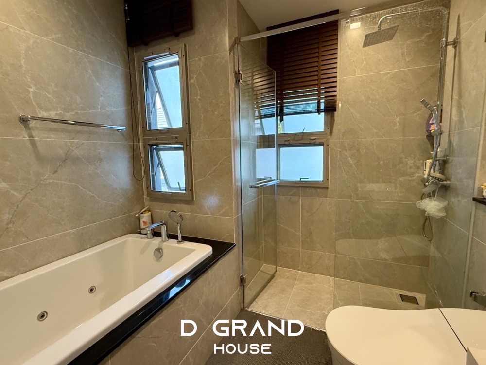 For SaleHouseSeri Thai, Ramkhamhaeng Nida : For sale: Luxury house, beautifully decorated, ready to move in! Bangkok Boulevard Signature Lat Phrao–Seri Thai