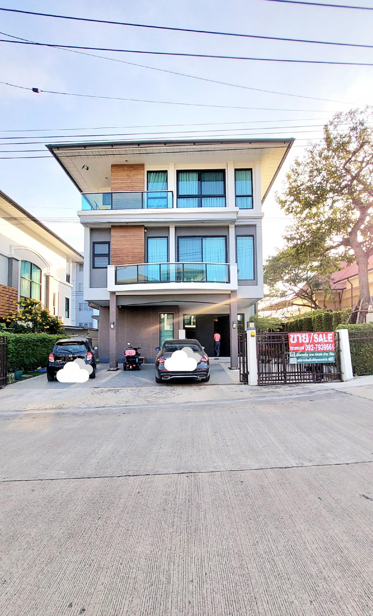ขายบ้านลาดกระบัง สุวรรณภูมิ : ขาบบ้านเดี่ยว 3 ชั้น แถมเฟอร์ทั้งหมด ม.ศุภาลัย เอนเซ้นส์ สวนหลวงซอย 28 พื้นที่ 400 ตรม. 4 นอน 4น้ำ 4จอดรถ 2 ห้องเพิ่ม ต่อเติมลงเสาเข็มพร้อมบิวอินสวย ขาย 17.9  ล้านบาท
