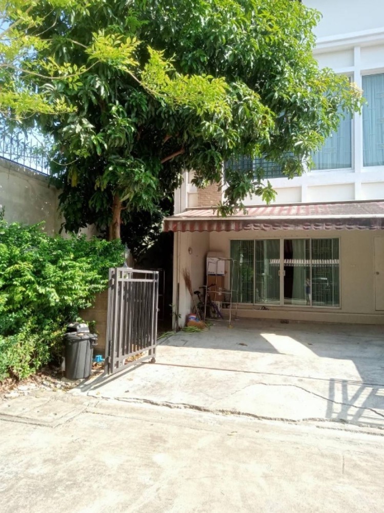 ขายทาวน์โฮมลาดกระบัง สุวรรณภูมิ : ขายทาวน์เฮ้าส์ Baan Klang Muang S-Sense Onnut - Wongwan บ้านกลางเมือง เอสเซ้นส์ อ่อนนุช - วงแหวน