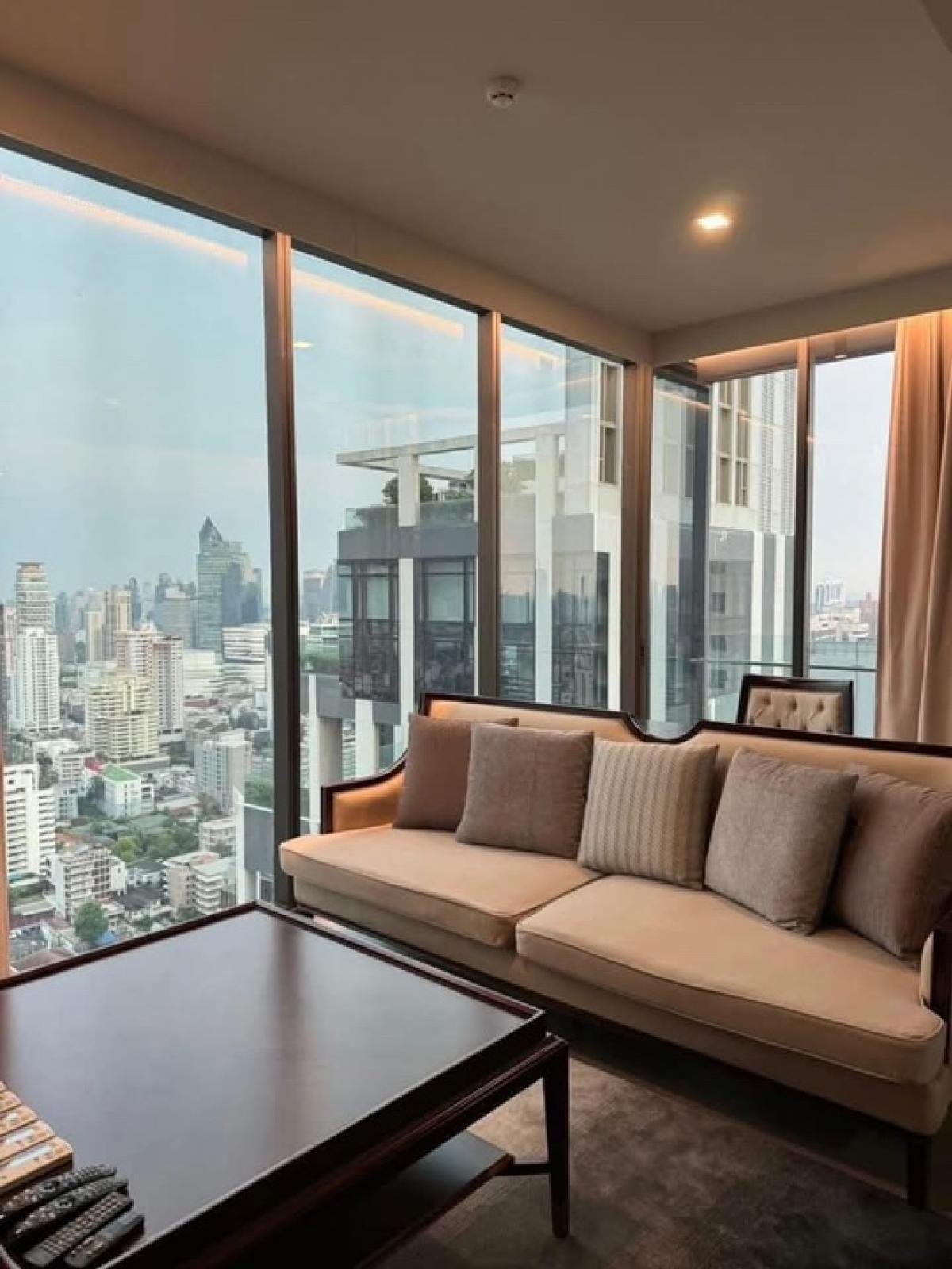 ให้เช่าคอนโดสุขุมวิท อโศก ทองหล่อ : ให้เช่าคอนโด Celes Asoke ขนาด 134 Sq.m 3 bed 3 bath เพียง  250,000 เท่านั้น ติดต่อ 086-795-9997 (จิมมี่)