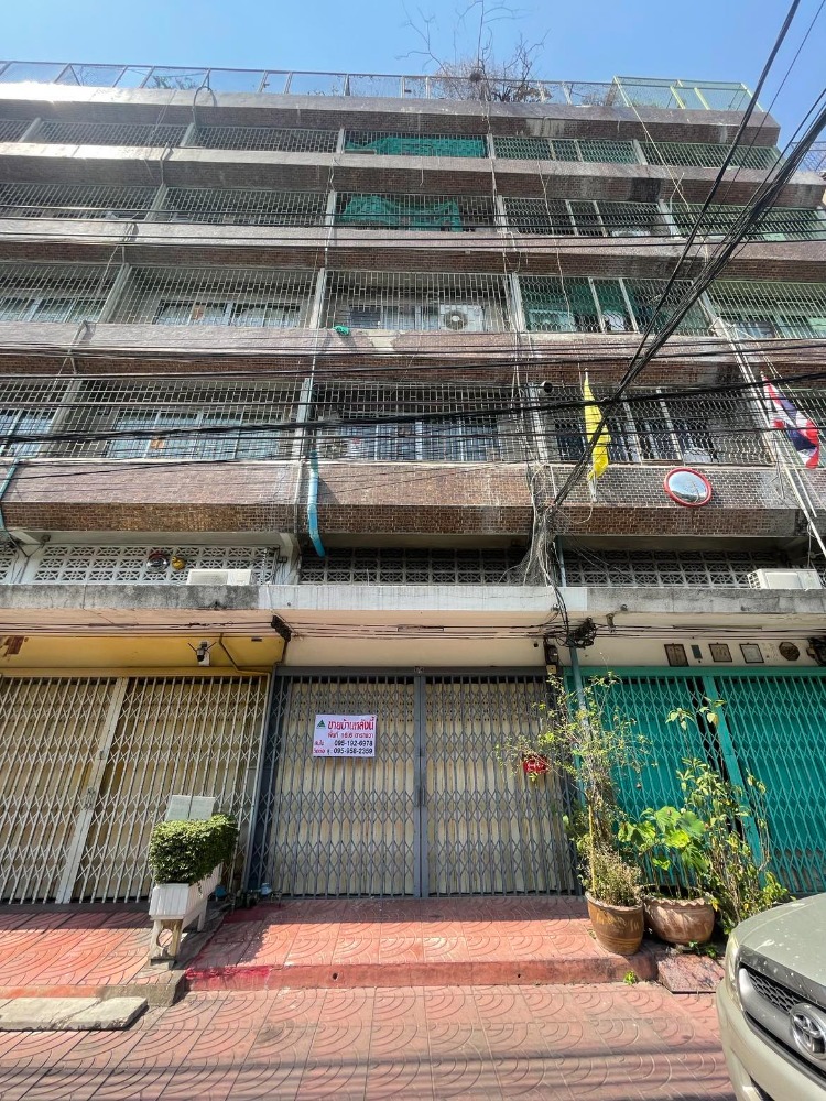 For SaleShop HouseYaowarat, Banglamphu : Commercial building for sale, 6 floors (with mezzanine), Soi Charoen Phanit, Thanon Song Wat, Tambon Samphanthawong, Amphoe Samphanthawong, Bangkok