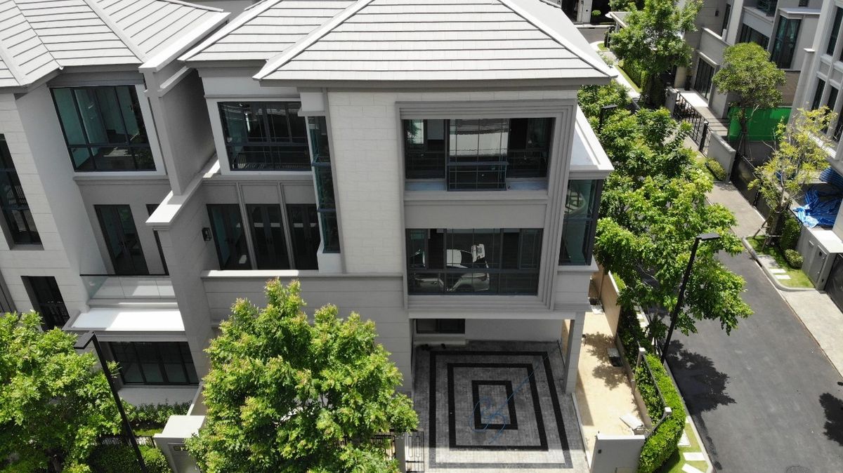For SaleKasetsart, Ratchayothin : (For sale/rent) Townhome Baan Klang Muang Classe Ratchayothin near Central Ladprao and BTS Phahon Yothin 24