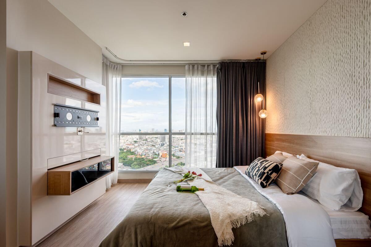 ขายคอนโดสาทร นราธิวาส : ขาย  คอนโด RHYTHM Sathorn  ใกล้ BTS สะพานตากสิน เพียง 250 เมตร