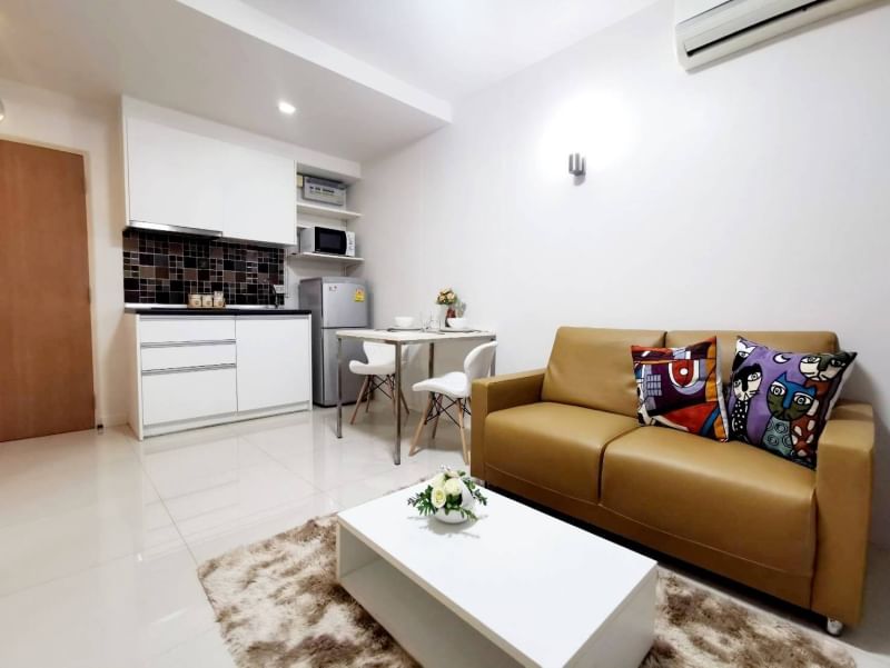 For RentCondoSukhumvit, Asoke, Thonglor : !! Beautiful room for rent, condo Le Cote Sukhumvit 14, near MRT Sukhumvit