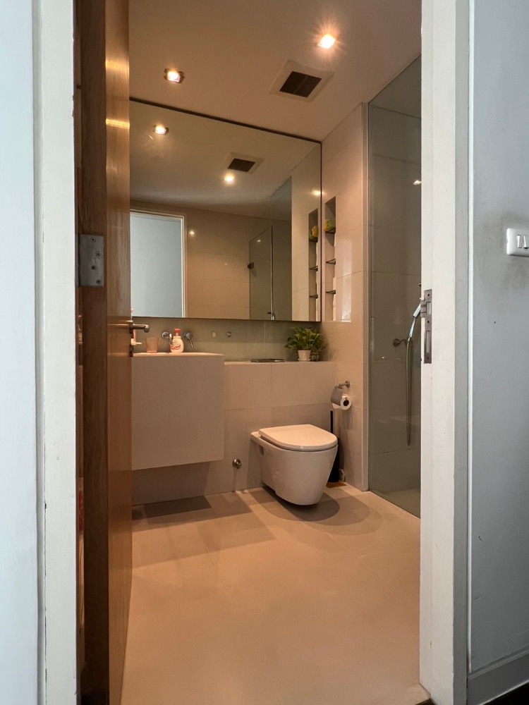 ขายคอนโดสุขุมวิท อโศก ทองหล่อ : Foreigner Quota ขาย 2 ห้องนอน ขนาดใหญ่ 100 กว่าตรม ใจกลางอโศก ใกล้ BTS ที่ Domus 16 #MN25010012