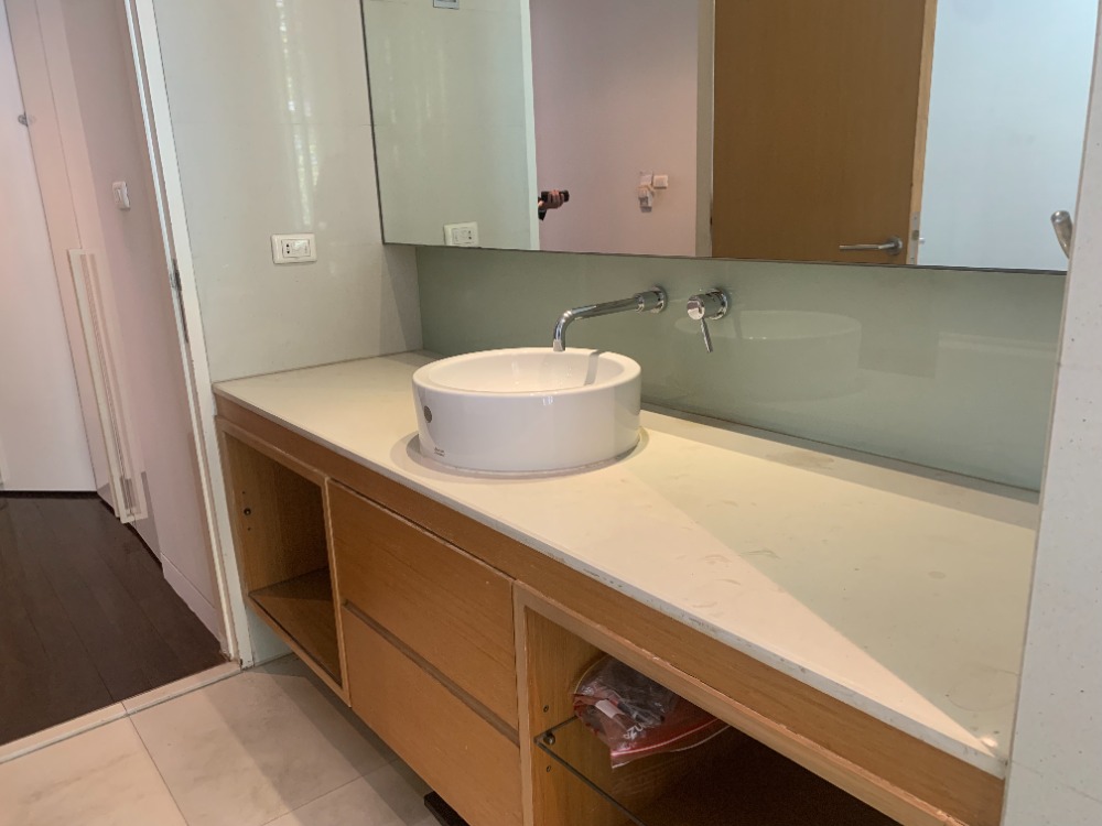 ขายคอนโดสุขุมวิท อโศก ทองหล่อ : Foreigner Quota ขาย 2 ห้องนอน ขนาดใหญ่ 100 กว่าตรม ใจกลางอโศก ใกล้ BTS ที่ Domus 16 #MN25010012