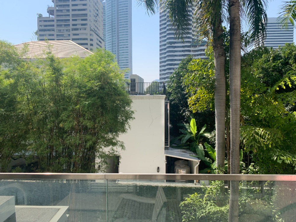 ขายคอนโดสุขุมวิท อโศก ทองหล่อ : Foreigner Quota ขาย 2 ห้องนอน ขนาดใหญ่ 100 กว่าตรม ใจกลางอโศก ใกล้ BTS ที่ Domus 16 #MN25010012