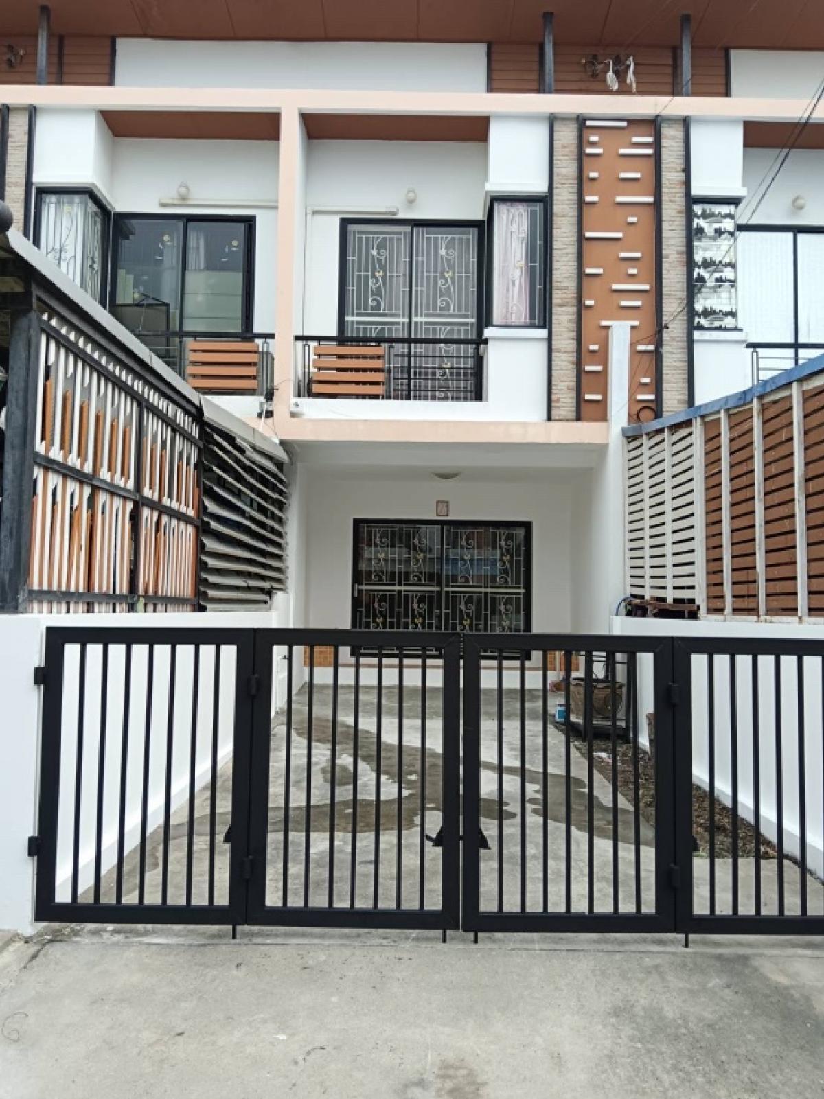 ขายทาวน์โฮมลาดกระบัง สุวรรณภูมิ : ขายบ้านทาวน์โฮม ดิ เอ็นเทอร์ คลิก The Enter