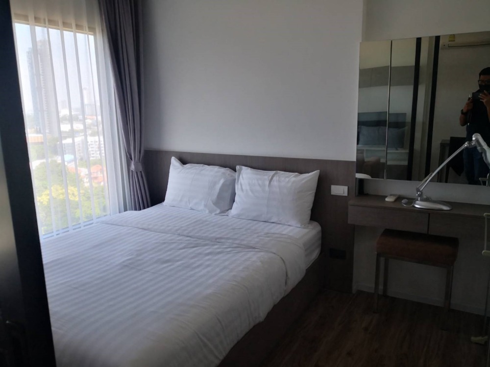 For RentCondoSriracha Laem Chabang Ban Bueng : Condo for rent, clean room, fully furnished, Sriracha city view, short-term contract