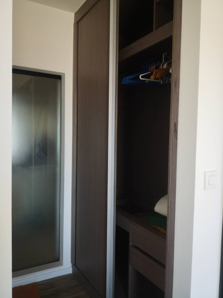 For RentCondoSriracha Laem Chabang Ban Bueng : Condo for rent, clean room, fully furnished, Sriracha city view, short-term contract