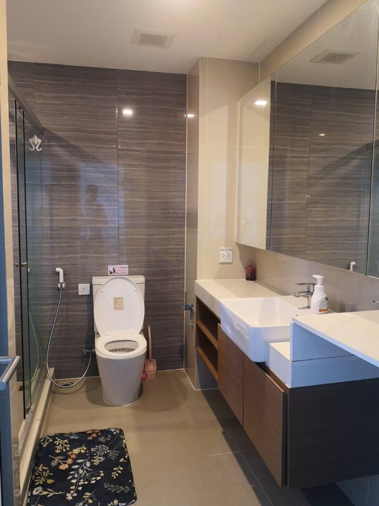 For RentCondoSriracha Laem Chabang Ban Bueng : Condo for rent, clean room, fully furnished, Sriracha city view, short-term contract