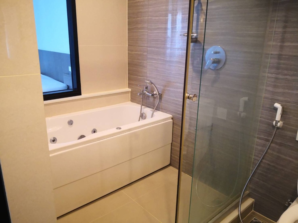 For RentCondoSriracha Laem Chabang Ban Bueng : Condo for rent, clean room, fully furnished, Sriracha city view, short-term contract