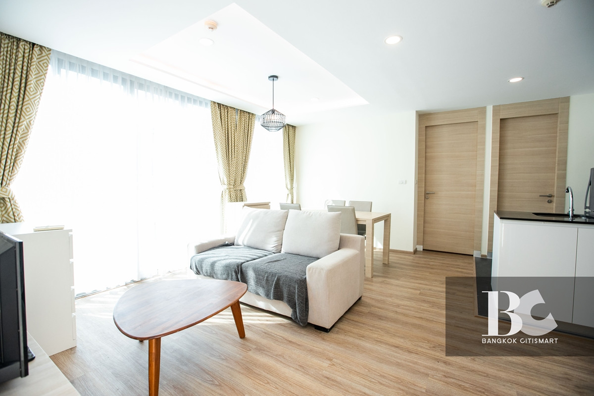 ขาย  /  ให้เช่า คอนโด Low Rise 8 ชั้น  Klass Silom ใกล้รถไฟฟ้า BTS ช่องนนทรี และ MRT สีลม Loading...