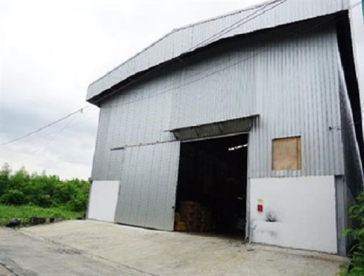 For RentWarehouseSamut Prakan,Samrong : Call 081-632-0632 Warehouse for rent with office, Soi Theparak, near BTS Samrong, near expressway, Kanchanaphisek Ring Road, warehouse area 1870 square meters, suitable for storage, online business.