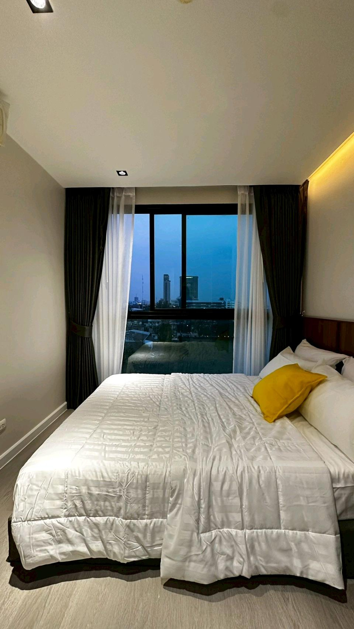 For SaleCondoKasetsart, Ratchayothin : Condo near BTS Sanamnikom Phahon Yothin 32 Pordeespace