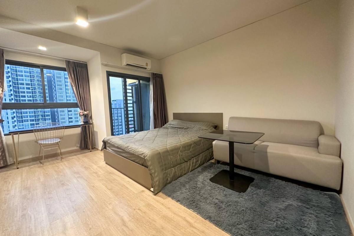 For RentCondoWongwianyai, Charoennakor : Condo for rent IDO Sathorn-Wongwian Yai [Ideo Sathorn-Wongwian Yai]. Beautiful room, good price, convenient to travel, complete furniture. Ready to move in immediately Can make an appointment to see the room 
 
