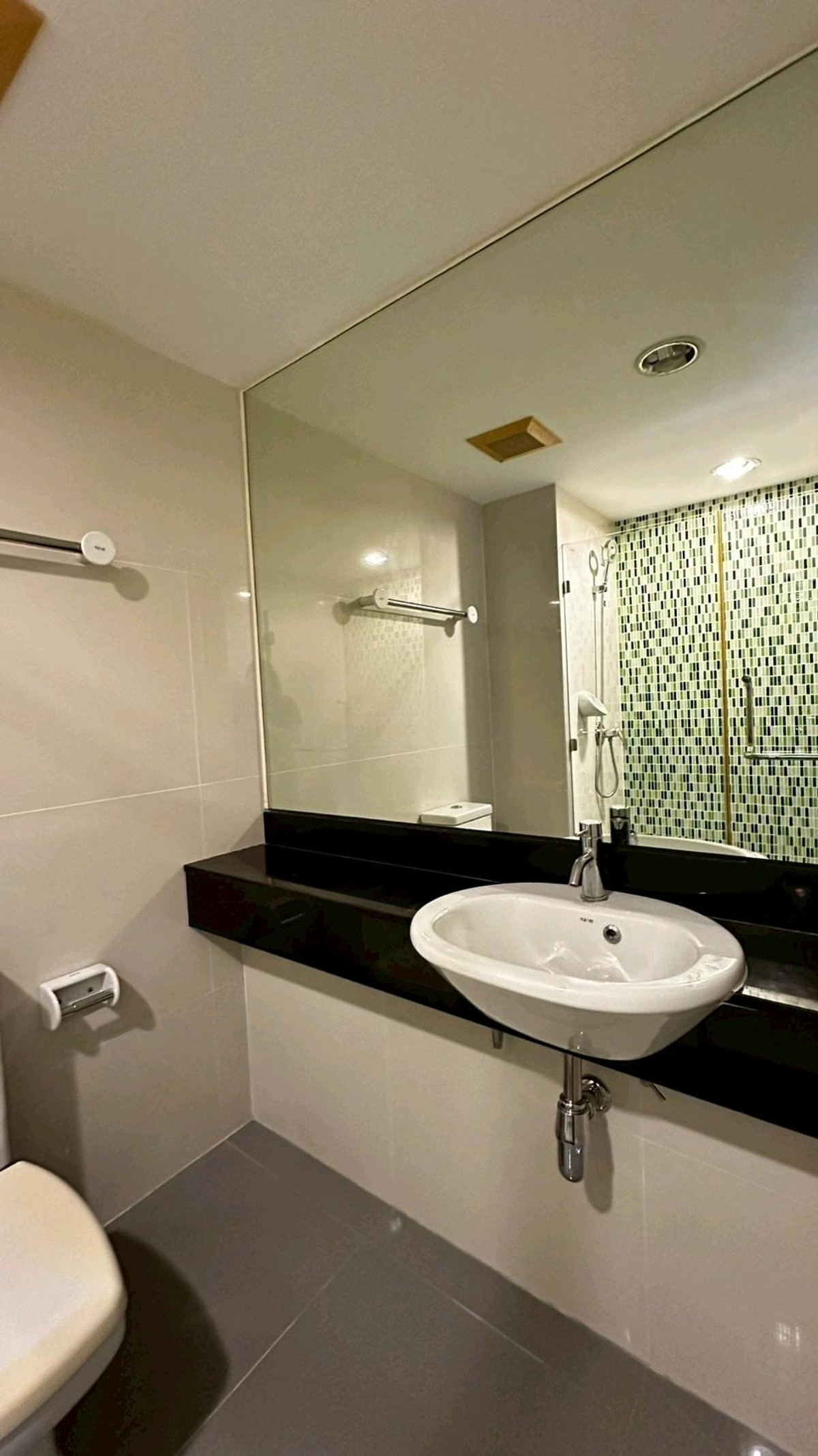 For SaleCondoKasetsart, Ratchayothin : Condo near BTS Sanamnikom Phahon Yothin 32 Pordeespace