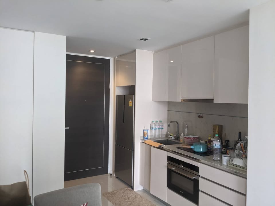 ขายคอนโดสาทร นราธิวาส : For sale luxury condo in Sathorn! 1 Bedroom fully furnished City view Near BTS Chong nonsi