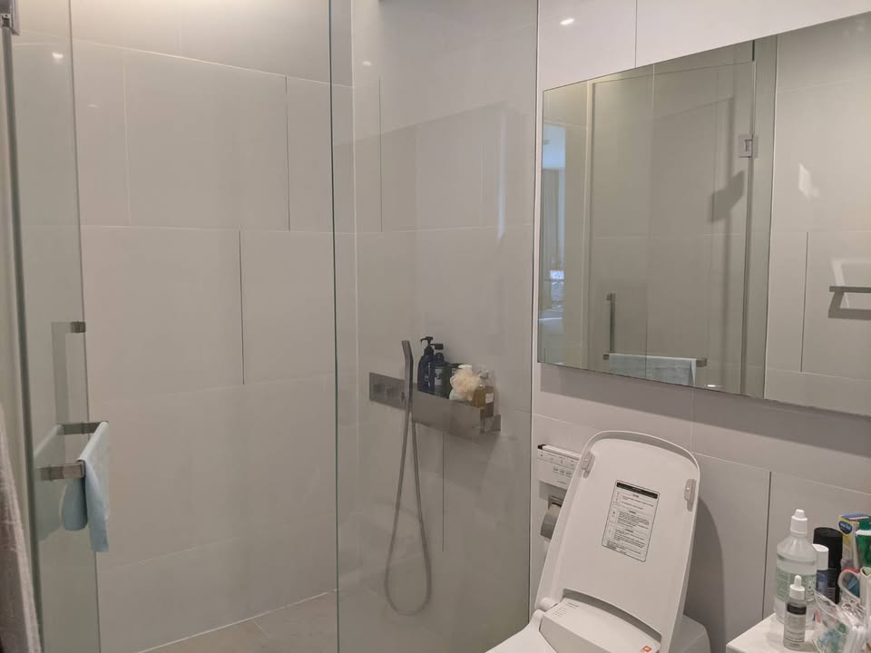 ขายคอนโดสาทร นราธิวาส : For sale luxury condo in Sathorn! 1 Bedroom fully furnished City view Near BTS Chong nonsi