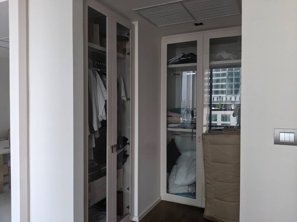 ขายคอนโดสาทร นราธิวาส : For sale luxury condo in Sathorn! 1 Bedroom fully furnished City view Near BTS Chong nonsi