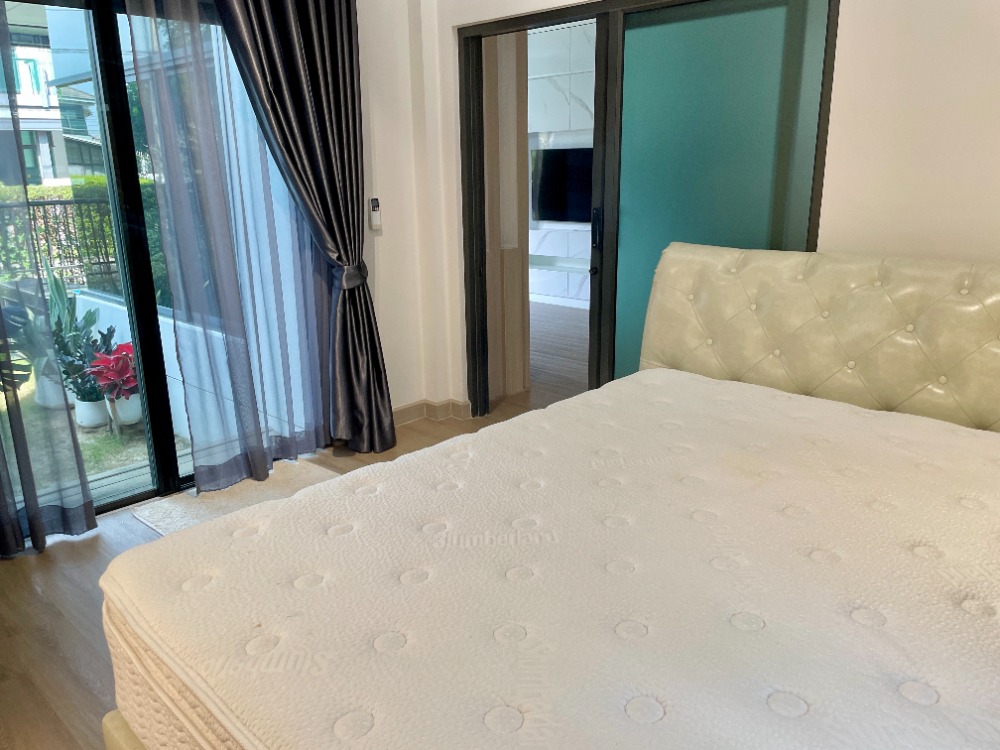 For SaleHousePattanakan, Srinakarin : 🔥For sale Setthasiri Srinakarin-Rama9  2-storey detached house, 77 sq m., 3 bedrooms, 3 bathrooms, 3 parking spaces, corner plot, next to the garden, Krungthep Kreetha Road 7, near the entrance/exit of Rama 9 Expressway