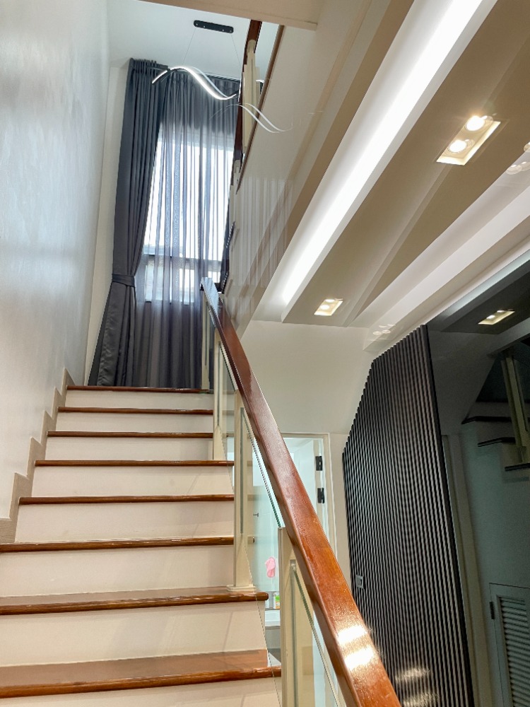 For SaleHousePattanakan, Srinakarin : 🔥For sale Setthasiri Srinakarin-Rama9  2-storey detached house, 77 sq m., 3 bedrooms, 3 bathrooms, 3 parking spaces, corner plot, next to the garden, Krungthep Kreetha Road 7, near the entrance/exit of Rama 9 Expressway